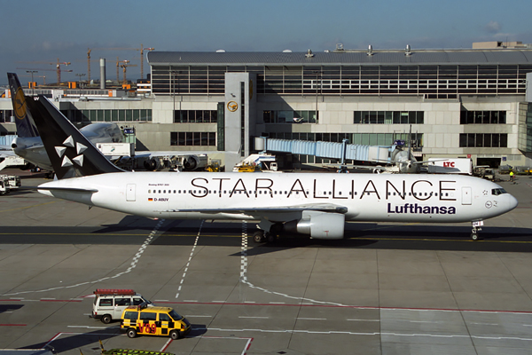 LUFTHANSA BOEING 767 300 FRA RF 1762 14.jpg