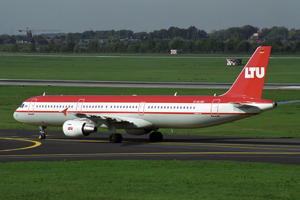 LTU AIRBUS A321 DUS RF 1769 19.jpg