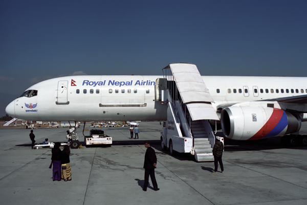 ROYAL NEPAL BOEING 757 200 KTM RF 258 20.jpg
