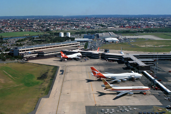 SYDNEY AIRPORT DEC 87 RF 116 29.jpg