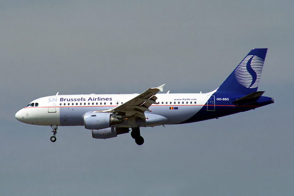 SN BRUSSSELS AIRLINES AIRBUS A319 MAD RF 1843 24.jpg