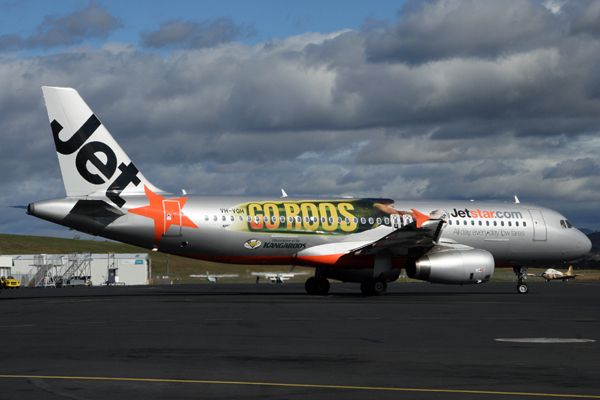 JETSTAR AIRBUS A320 HBA RF IMG_9185.jpg