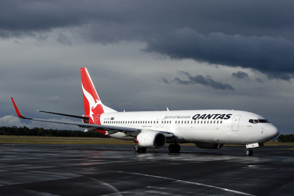 QANTAS BOEING 737 800 HBA RF IMG_0524.jpg