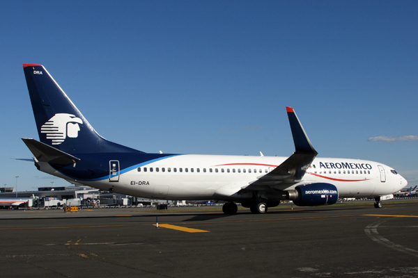 AERO MEXICO BOEING 737 800 JFK RF IMG_2201.jpg