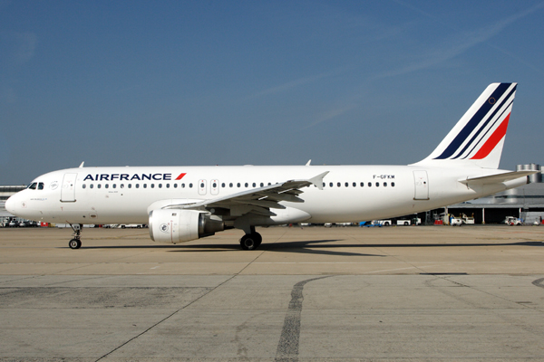 AIR FRANCE AIRBUS A320 CDG RF IMG_1941.jpg