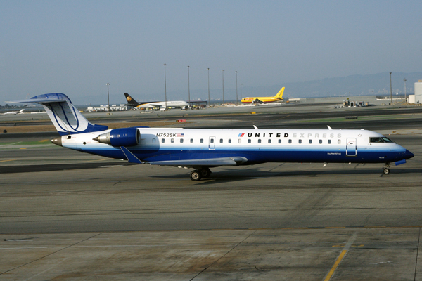 UNITED EXPRESS CANADAIR CRJ SFO RF IMG_2418.jpg