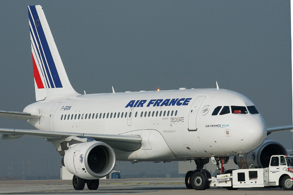 AIR FRANCE AIRBUS A318 CDG RF IMG_3077.jpg