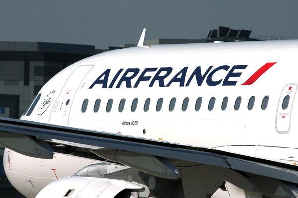AIR FRANCE AIRBUS A320 CDG RF IMG_3177.jpg