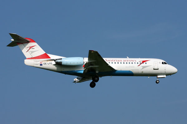 AUSTRIAN ARROWS FOKKER 70 ZRH RF IMG_3460.jpg