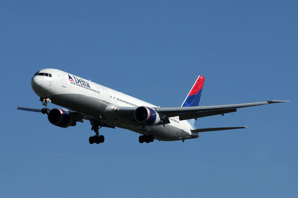 DELTA BOEING 767 400 LHR RF IMG_3639.jpg