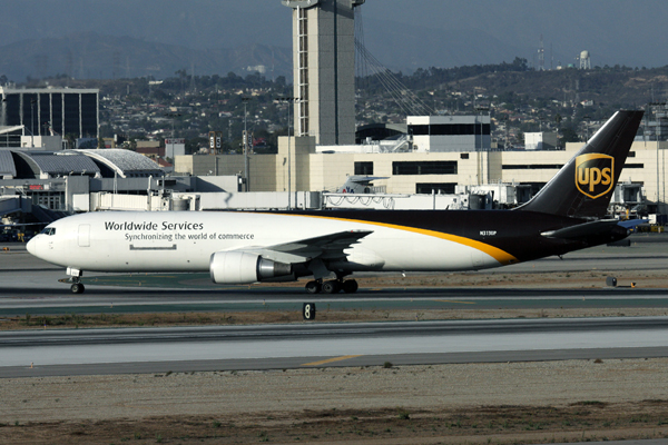 UPS BOEING 767 300F LAX RF IMG_4504.jpg