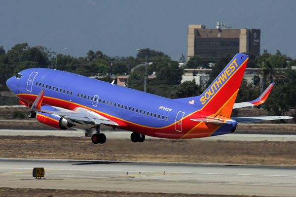 SOUTHWEST BOEING 737 300 LAX RF IMG_4424.jpg