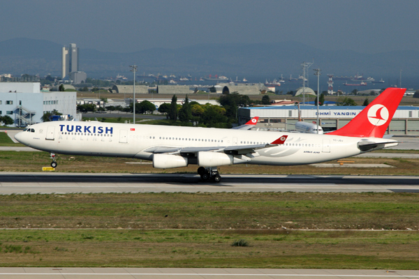TURKISH AIRLINES AIRBUS A340 300 IST RF IMG_1697.jpg
