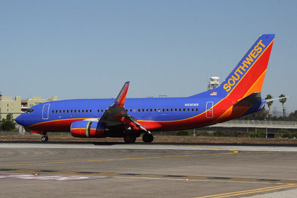 SOUTHWEST BOEING 737 700 LAX RF IMG_2460.jpg