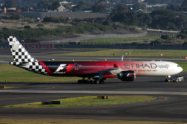 ETIHAD AIRBUS A340 600 SYD RF IMG_2363.jpg