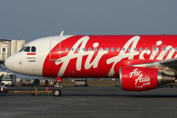 AIR ASIA AIRBUS A320 SUB RF IMG_1932.jpg