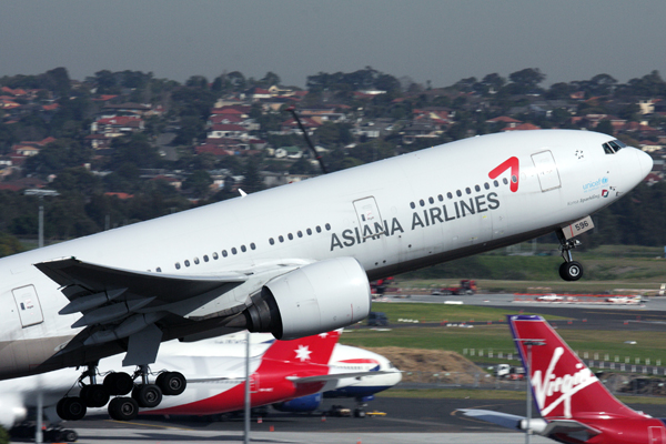 ASIANA BOEING 777 200 SYD RF IMG_2538.jpg