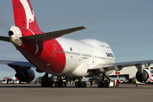 QANTAS BOEING 747 400 SYD RF IMG_2096.jpg