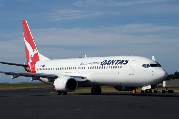 QANTAS BOEING 737 800 HBA RF IMG_3649.jpg