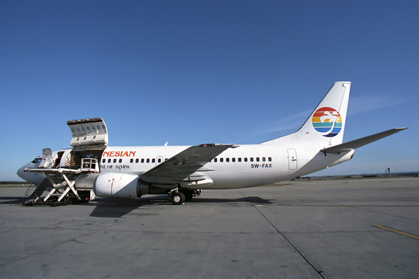 POLYNESIAN BOEING 737 300M MEL RF 663 7.jpg