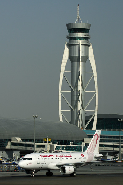 TUNIS AIR AIRBUS A319 DXB RF IMG_1080.jpg