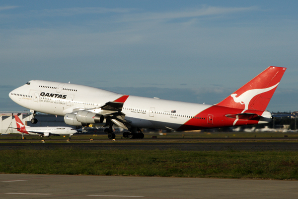 QANTAS BOEING 747 400 SYD RF IMG_3784.jpg