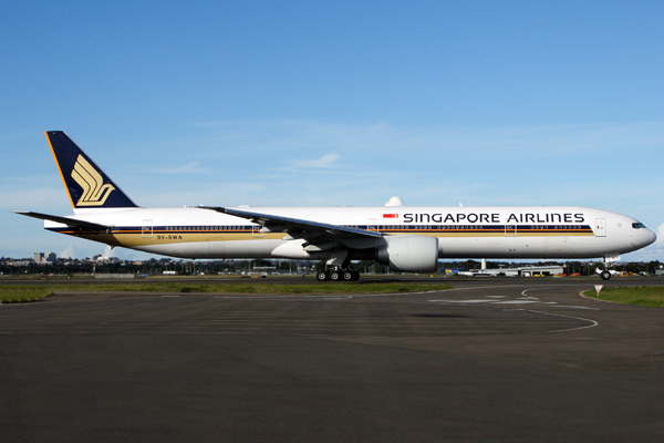 SINGAPORE AIRLINES BOEING 777 300ER SYD RF IMG_3743.jpg