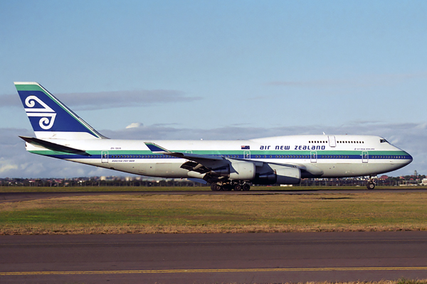 AIR NEW ZEALAND BOEING 747 400 SYD RF 1035 31.jpg