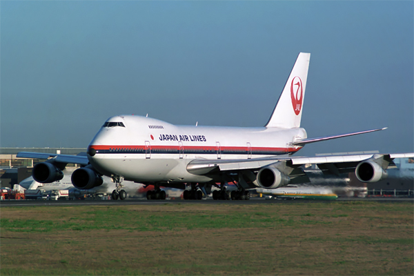 JAPAN AIRLINES BOEING 747 200 SYD RF 375 34.jpg