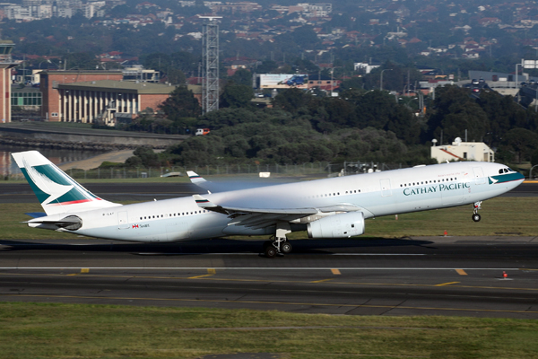 CATHAY PACIFIC AIRBUS A330 300 SYD RF IMG_3934.jpg