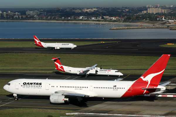 QANTAS AIRCRAFT SYD RF IMG_0449.jpg