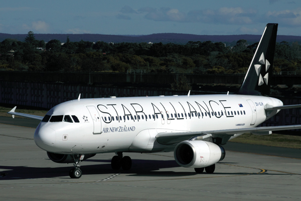 AIR NEW ZEALAND AIRBUS A320 SYD RF IMG_7639.jpg