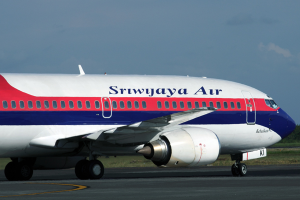 SRIWIJAYA AIR BOEING 737 300 SUB RF IMG_7865.jpg