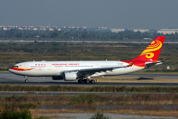 HONG KONG AIRLINES AIRBUS A330 200 BKK RF IMG_2530.jpg