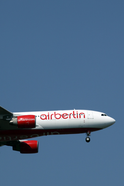 AIR BERLIN AIRBUS A330 200 BKK RF IMG_9384.jpg