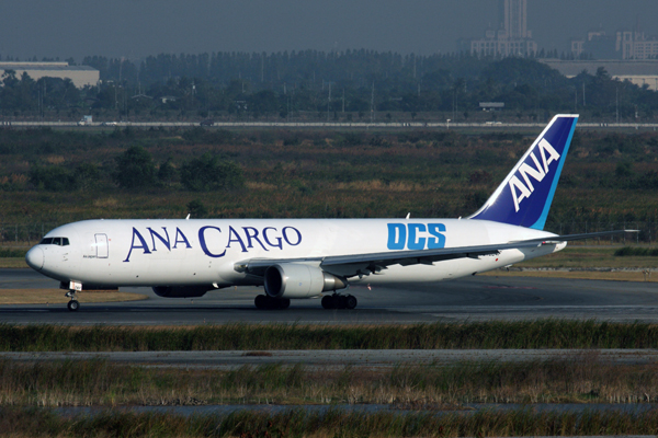 ANA CARGO BOEING 767 300F BKK RF IMG_2546.jpg