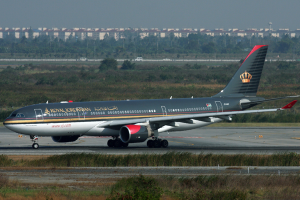 ROYAL JORDANIAN AIRBUS A330 200 BKK RF IMG_2486.jpg