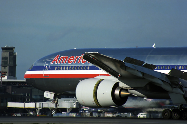 AMERICAN BOEING 777 200 NRT RF 1430 17.jpg