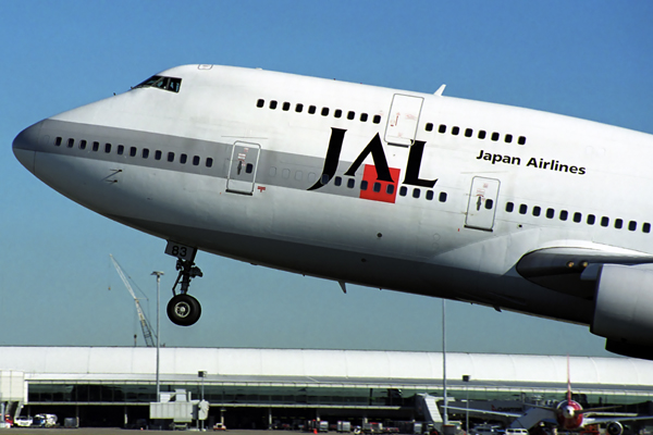 JAPAN AIRLINES BOEING 747 300 BNE RF 1491 17.jpg