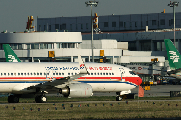 CHINA EASTERN BOEING 737 800 BJS RF IMG_4379.jpg