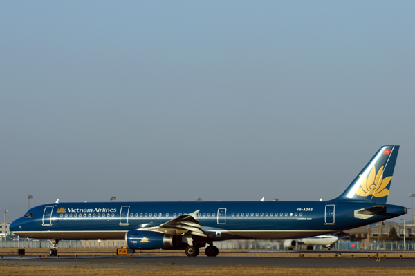 VIETNAM AIRLINES AIRBUS A321 BJS RF IMG_2976.jpg