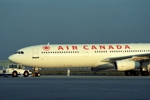 AIR CANADA AIRBUS A340 300 KIX RF 951 9.jpg