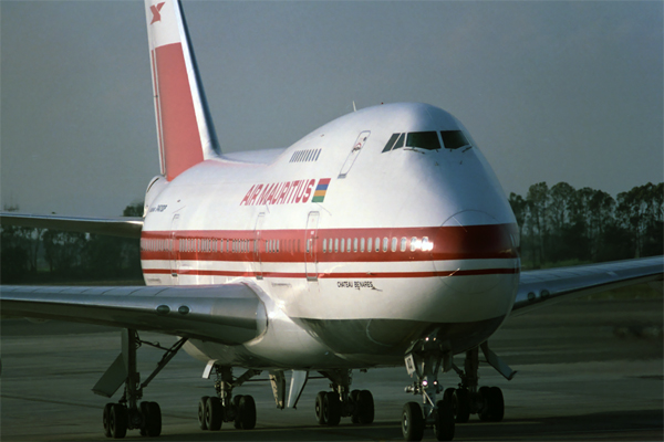 AIR MAURITIUS BOEING 747SP FCO RF 708 11.jpg