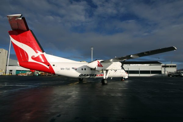 QANTAS LINK DASH 8 200 HBA RF IMG_6775.jpg