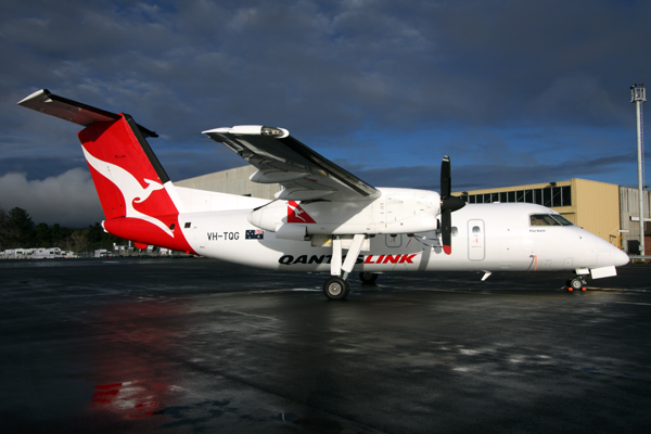 QANTAS LINK DASH 8 200 HBA RF IMG_6776.jpg