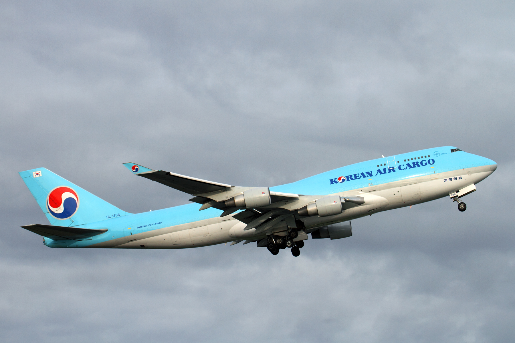 KOREAN AIR CARGO BOEING 747 400BCF ANC RF IMG_5654.jpg