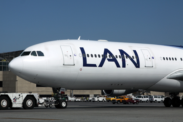 LAN AIRBUS A340 300 LAX RF IMG_6700.jpg