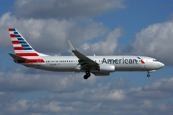 AMERICAN BOEING 737 800 MIA RF 5K5A9278.jpg
