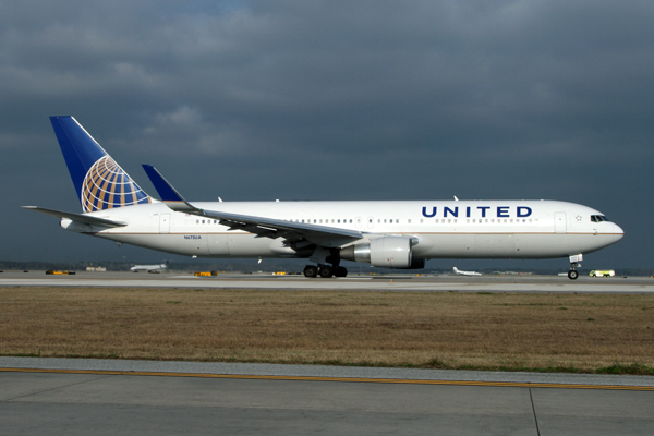 UNITED BOEING 767 300 IAH RF IMG_8860.jpg