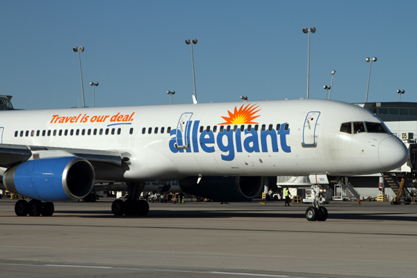 ALLEGIANT BOEING 757 200 LAS RF IMG_8931.jpg